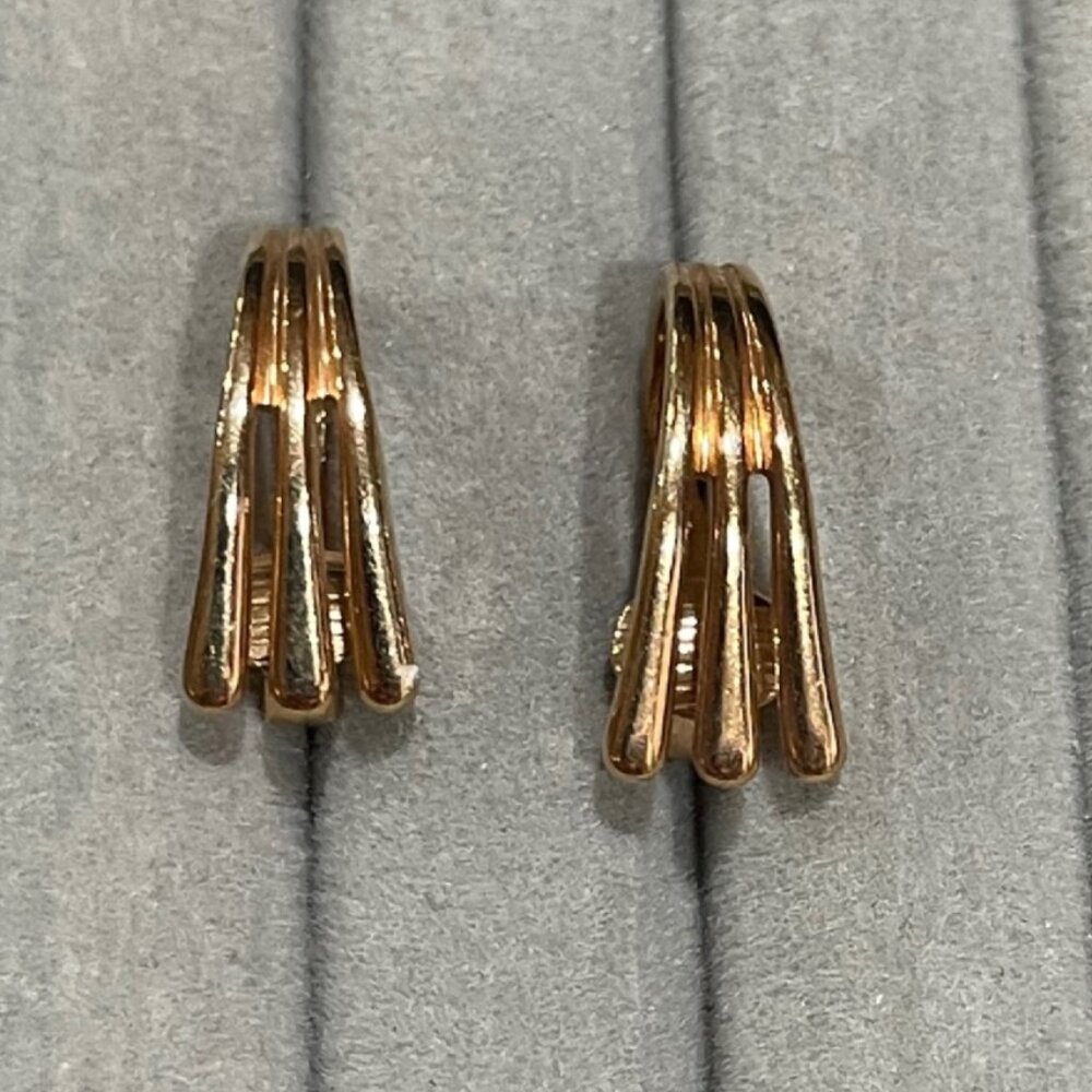 Gold‑Tone Clip‑On Earring  Classic Multi‑Band Design